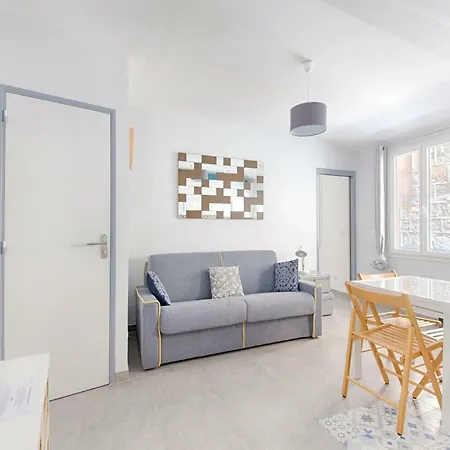 Superb Flat In The Heart Of ! Nice
