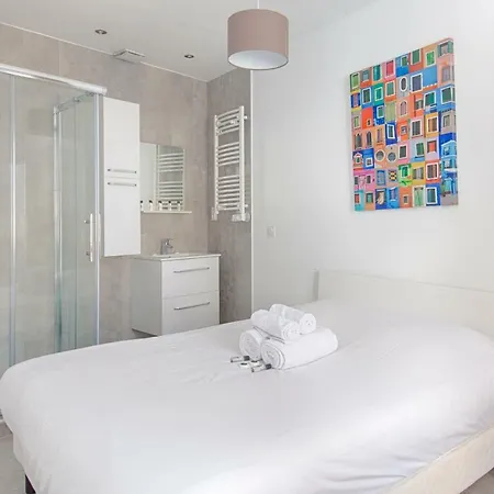Superb Flat In The Heart Of ! Nice