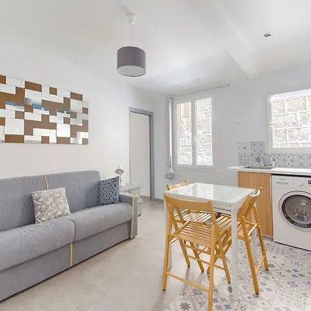 Superb Flat In The Heart Of ! Nice
